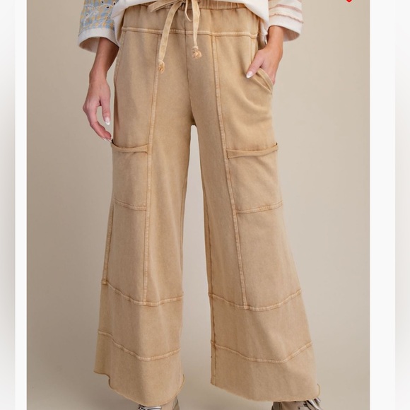 easel Pants - 79 💕Easel Women's Tan Wide-Leg Cargo Pants